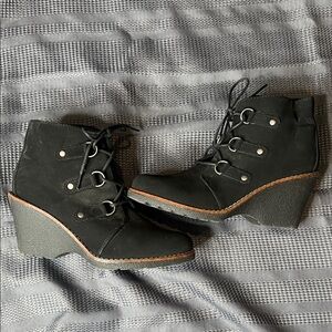 White Mountain Black Lace Up Wedge Boots